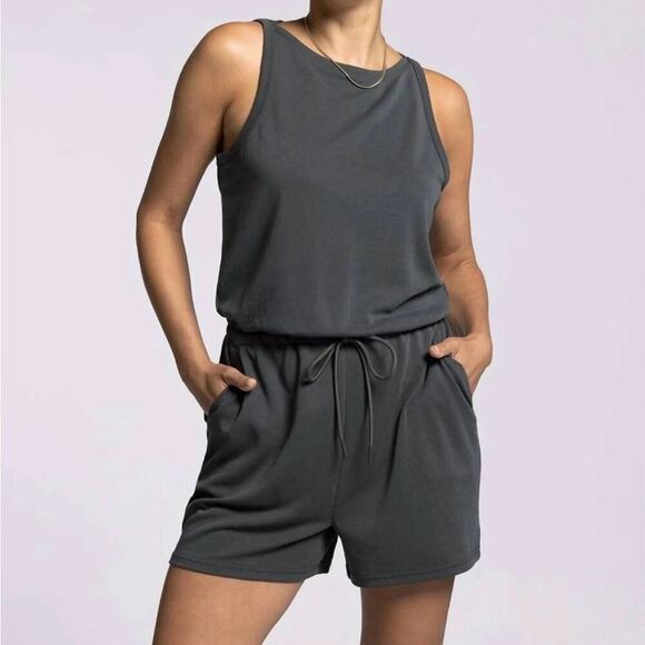 NWT THREAD & SUPPLY Women’s Gray Romper | Size LP - Picture 1 of 3